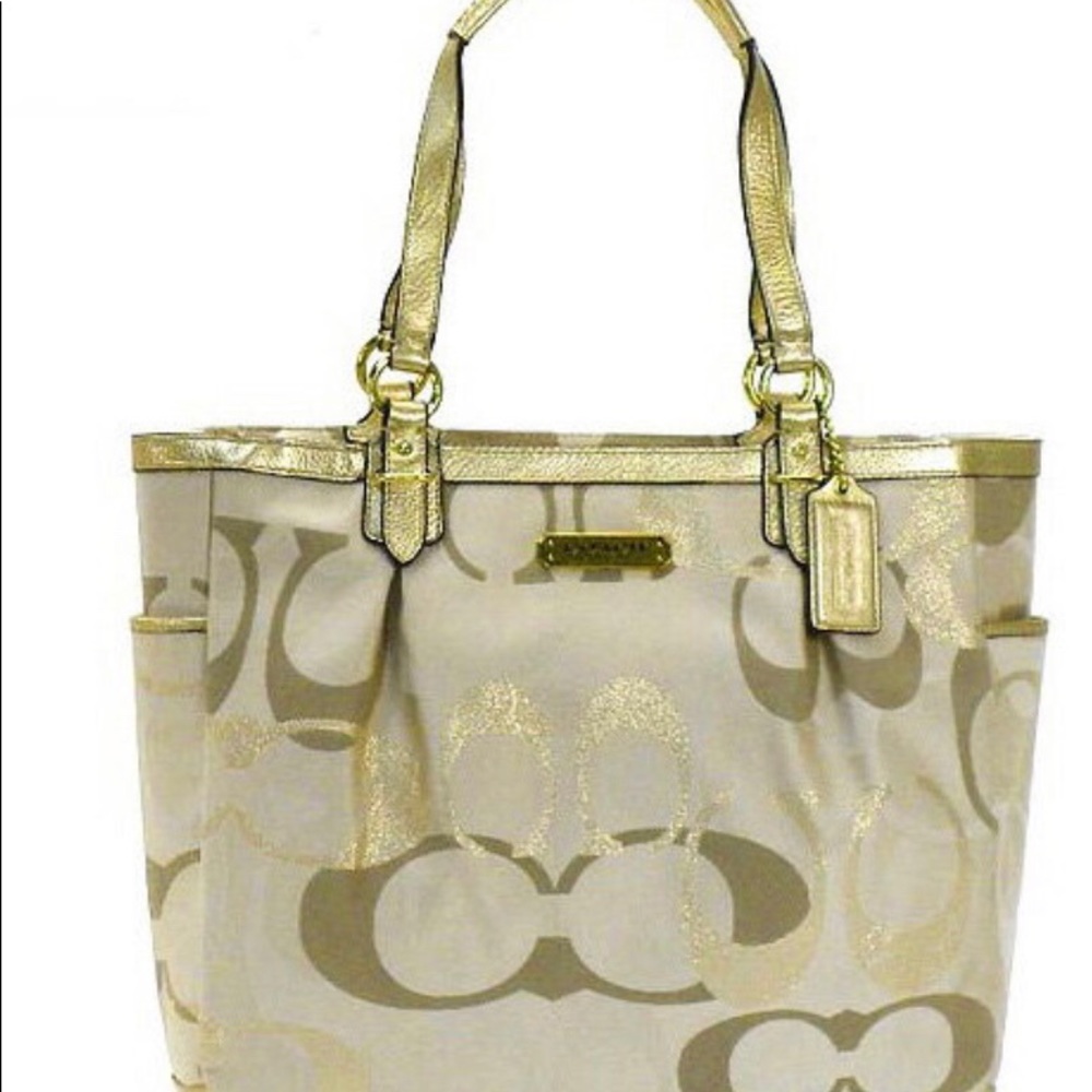 Coach Gallery Tote F19675